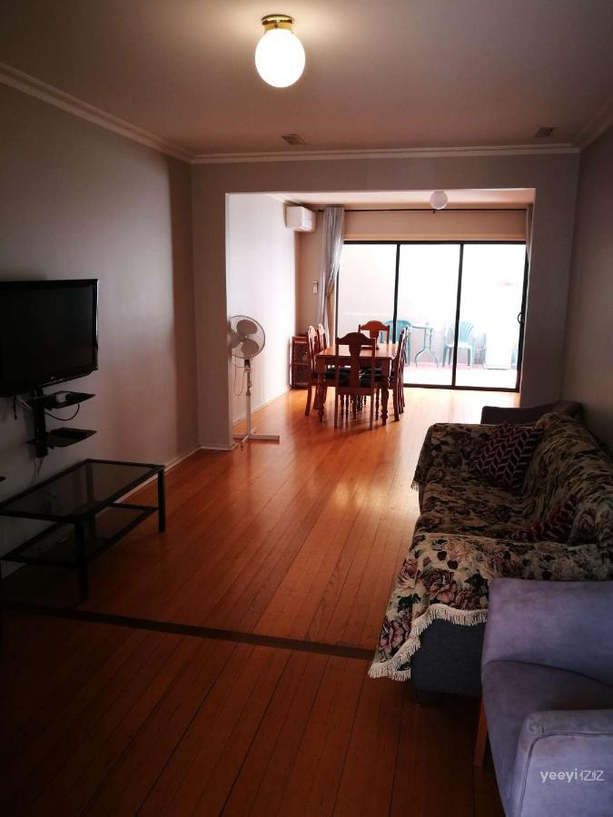 Aparthotel Moonee Valley Views à Ville de Ville de Melbourne Extérieur photo